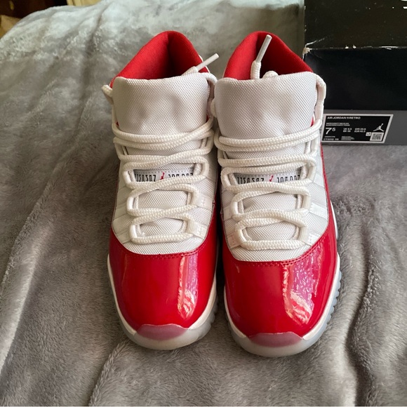 Jordan 11 cherry size 7.5 no insole wore once will trade